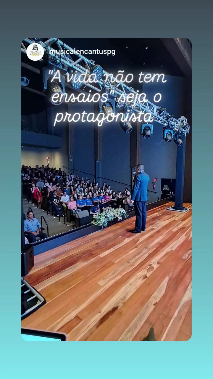 Agradecer a Deus em primeiro lugar.